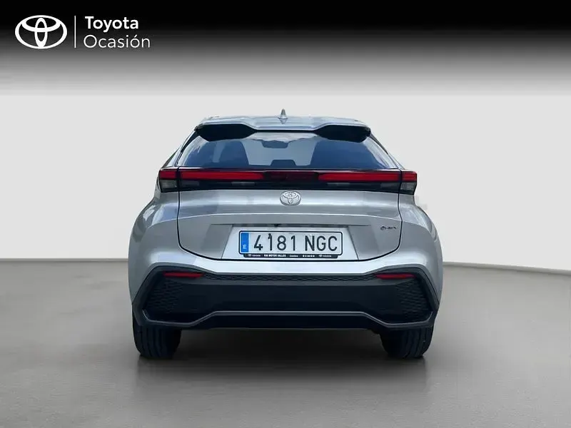 Usado Toyota C-HR Advance 140 CV (102 kW) 2025 Gris / plata SUV
