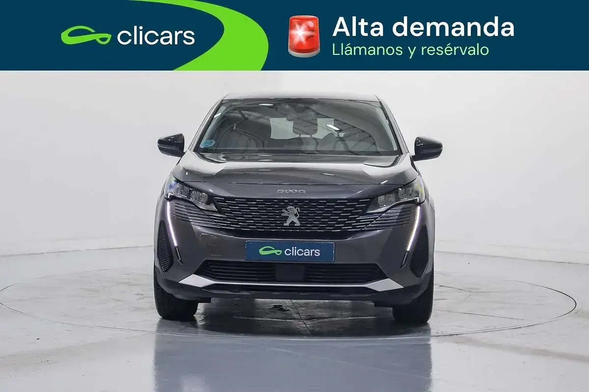 Usado Peugeot 5008 Allure 131 CV (96 kW) 2022 Gris SUV