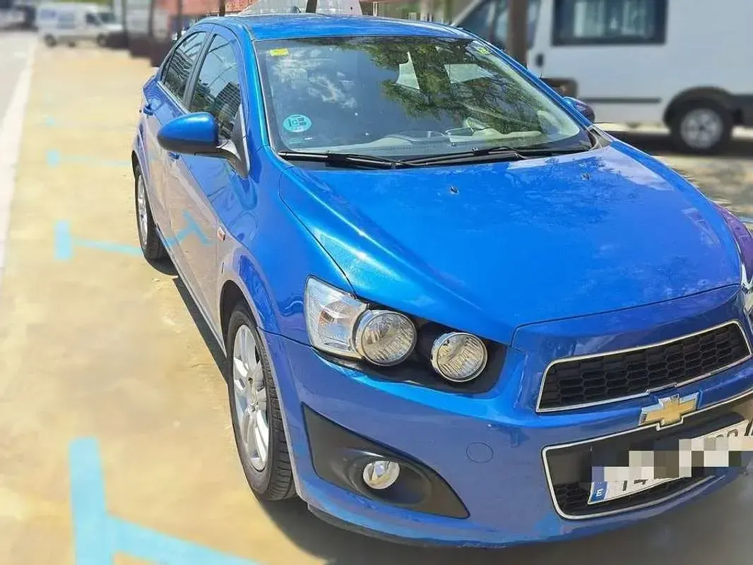 Usado Chevrolet Aveo LTZ 101 CV (74 kW) 2013 Azul Berlina