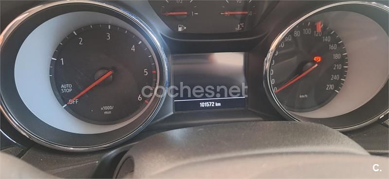 Usado Opel Insignia Edition 122 HP (89 kW) 2021 Branco Sedan
