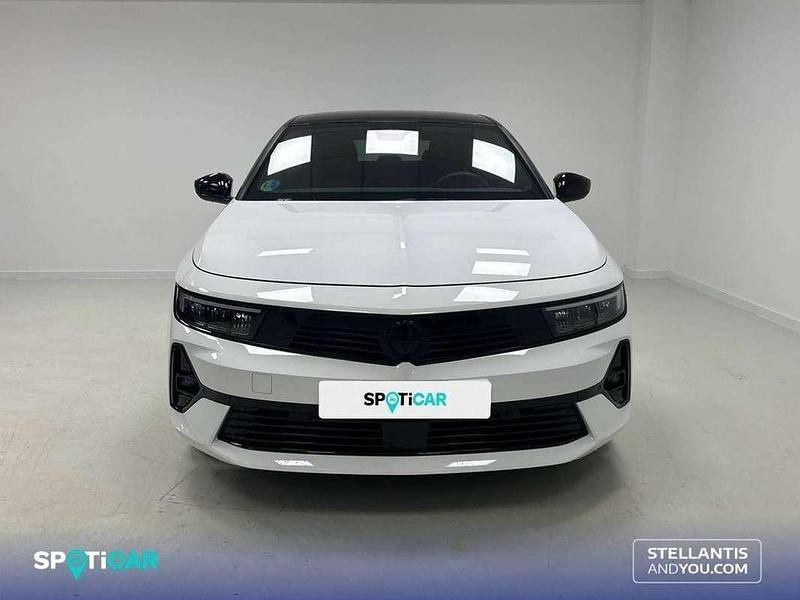 Usado Opel Astra 137 CV (100 kW) 2024 Blanco Familiar