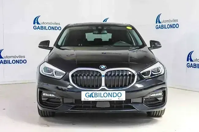 Usado BMW 118 Comfort Edition 136 CV (100 kW) 2024 Negro Utilitario