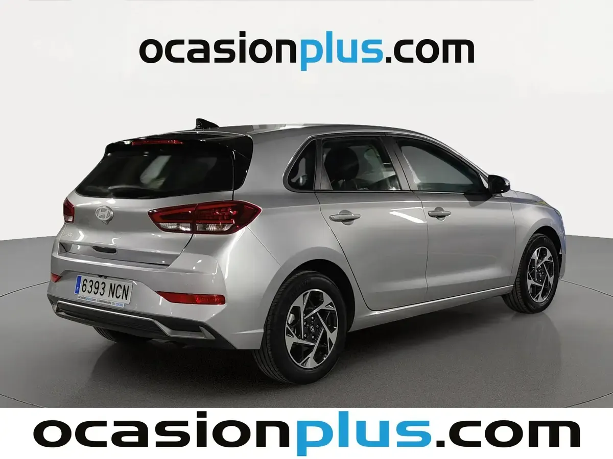 Usado Hyundai i30 97 CV (71 kW) 2025 Gris plata Utilitario