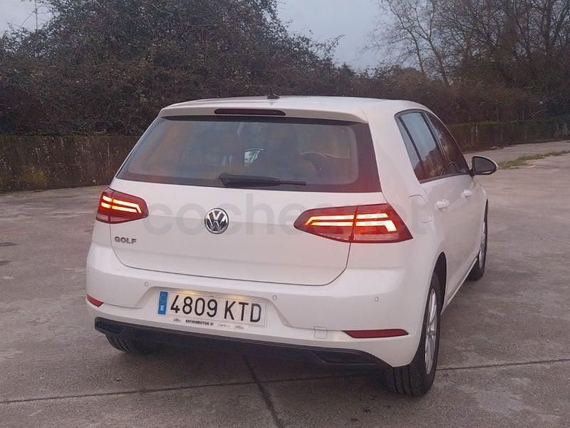 Usado VW Golf VII 115 CV (84 kW) 2019 Blanco Berlina