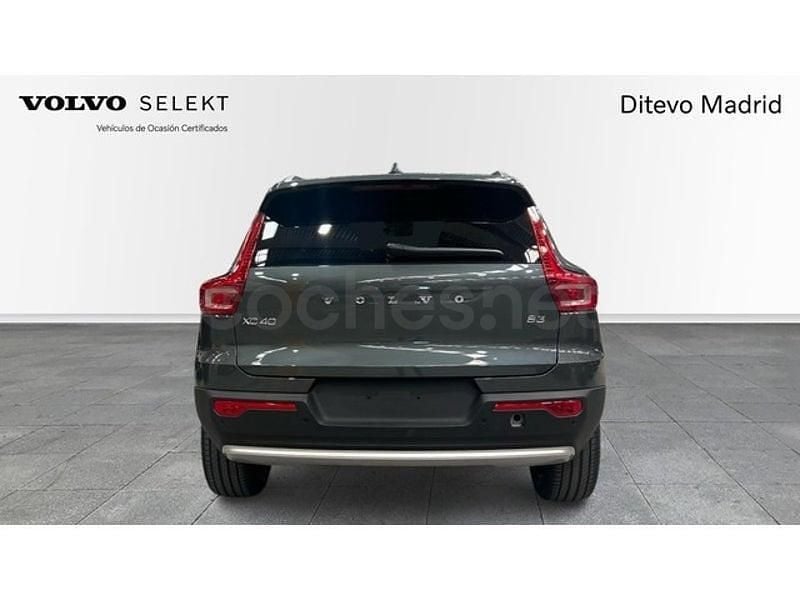 Uusi Volvo XC40 Core 163 HP (119 kW) 2025 Vihreä Katumaasturi