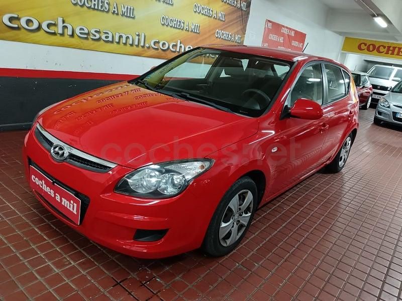 Usado Hyundai i30 Classic 109 CV (80 kW) 2009 Rojo Berlina