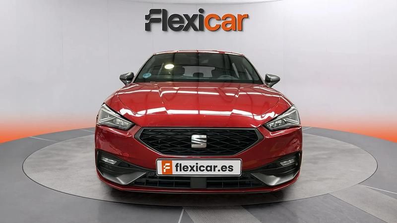 Usado Seat Leon FR 150 CV (110 kW) 2022 Rojo Utilitario