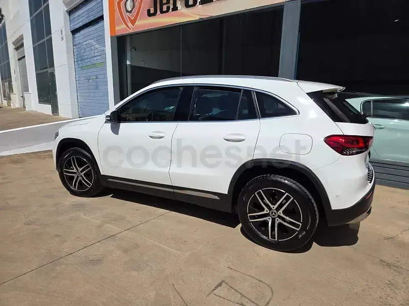 Usado Mercedes GLA200 150 CV (110 kW) 2022 Blanco SUV