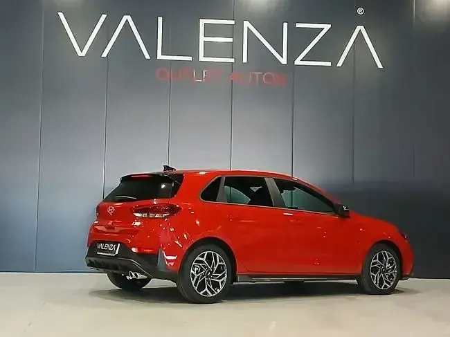 Nuevo Hyundai i30 N Line 99 CV (72 kW) 2025 Rojo