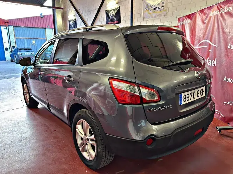 Usado Nissan Qashqai +2 Tekna 140 CV (102 kW) 2010 Gris / plata SUV
