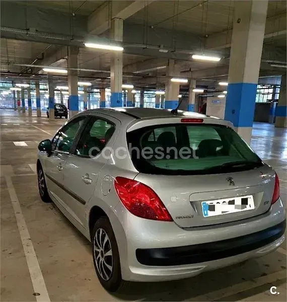 Usado Peugeot 207 75 CV (55 kW) 2008 Gris / plata Familiar
