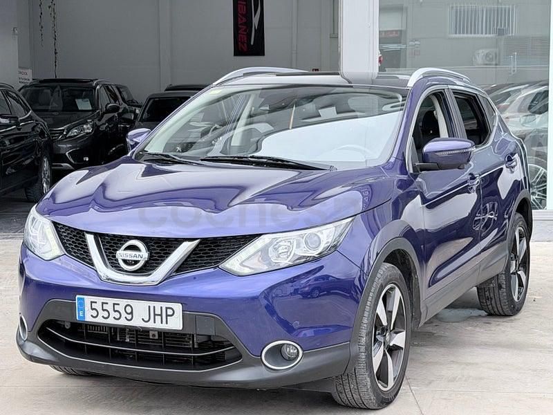 Usado Nissan Qashqai Tekna 130 CV (95 kW) 2015 Violeta / lila SUV
