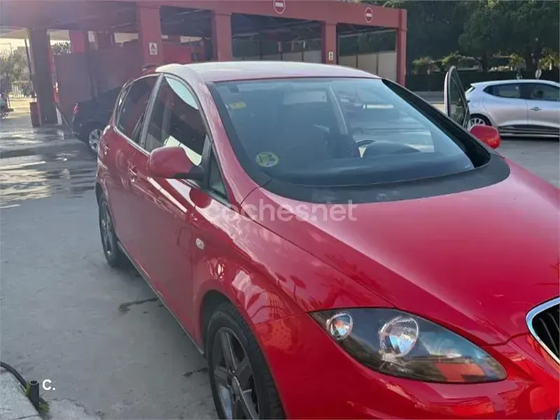 Usado Seat Altea I-Tech 105 CV (77 kW) 2015 Rojo Monovolumen
