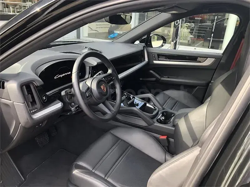 Usado Porsche Cayenne E-Hybrid 471 CV (346 kW) 2025 Negro metalizado SUV