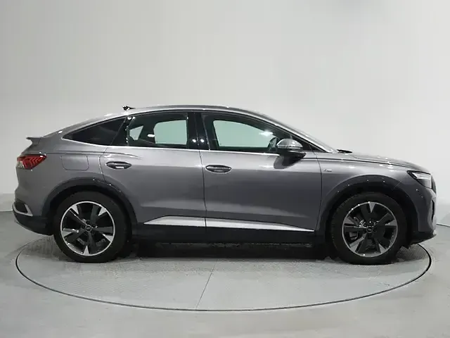 Usado Audi Q4 e-tron Advanced Plus 210 kW (286 CV) 2025 Gris SUV