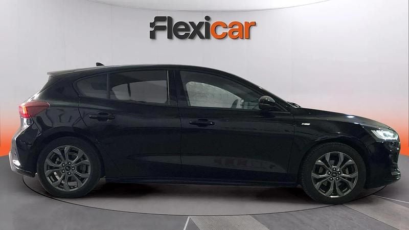 Usado Ford Focus ST-Line 125 CV (91 kW) 2023 Negro Berlina