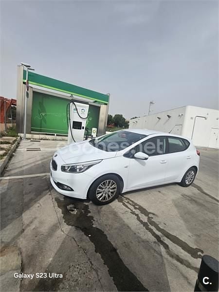 Usado Kia Ceed 100 CV (73 kW) 2014 Blanco Utilitario