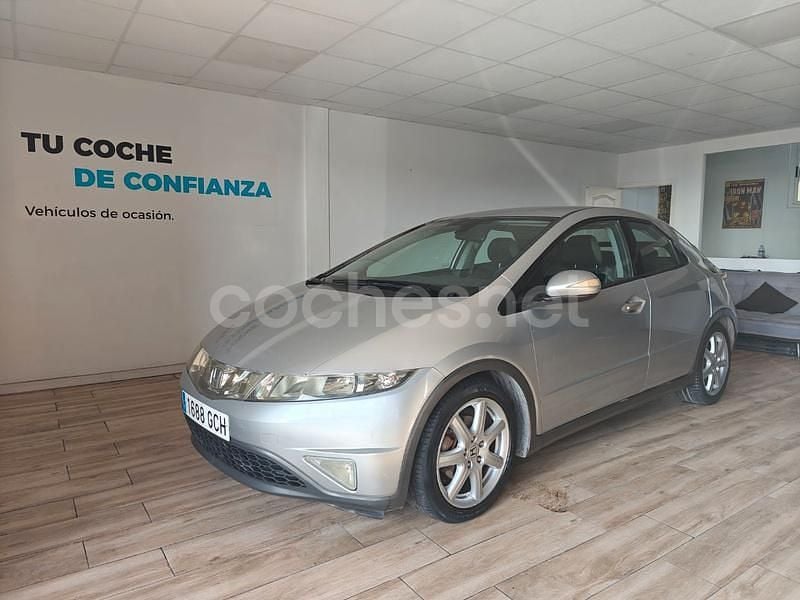 Gris / plata Usado 2008 Honda Civic Sport Berlina | 7499 € (Precio justo) - Imagen 1/4