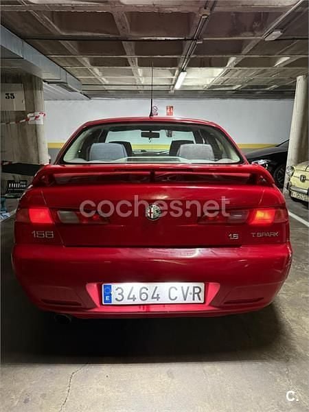 Rojo Usado 2004 Alfa Romeo 156 Distinctive Berlina | 4000 € - Imagen 1/4
