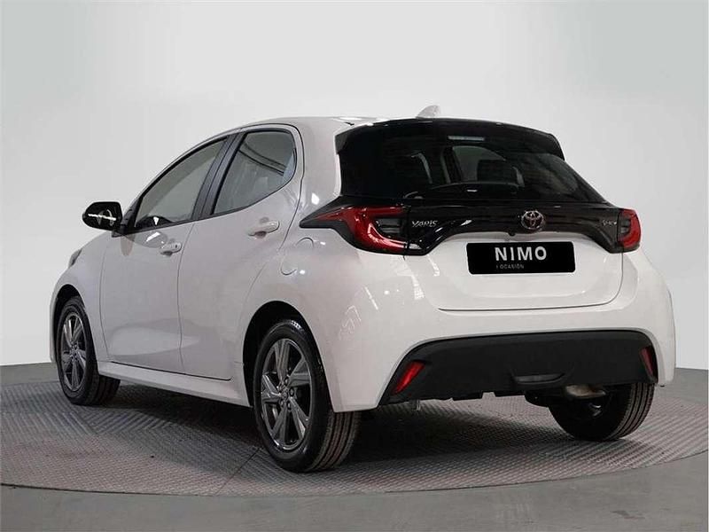 Usado Toyota Yaris Hybrid Active 116 CV (85 kW) 2025 Utilitario