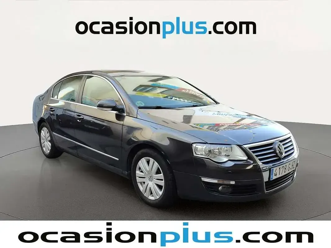 Usado VW Passat Highline 170 CV (125 kW) 2008 Marrón Berlina