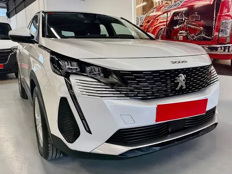 Usado Peugeot 3008 Active 130 CV (95 kW) 2021 Blanco SUV