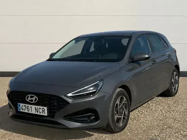 Usado Hyundai i30 N Line 96 CV (70 kW) 2025 Gris Berlina