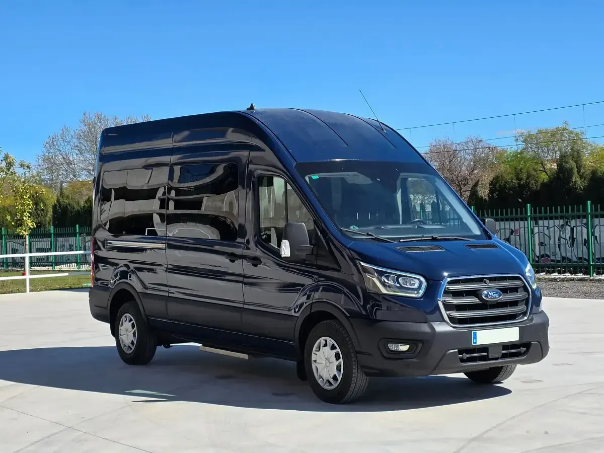 Usado Ford Transit Trend 130 CV (95 kW) 2019 Azul Familiar