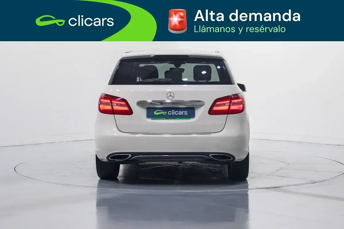 Usado Mercedes B180 116 CV (85 kW) 2017 Blanco Utilitario