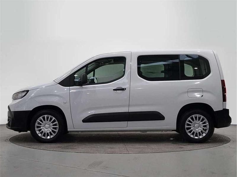 Używany Toyota Proace City City 102 KM (75 kW) 2025 Minivan