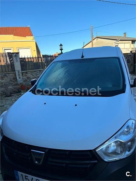 Usado Dacia Dokker Essentiel 95 CV (69 kW) 2020 Blanco Monovolumen