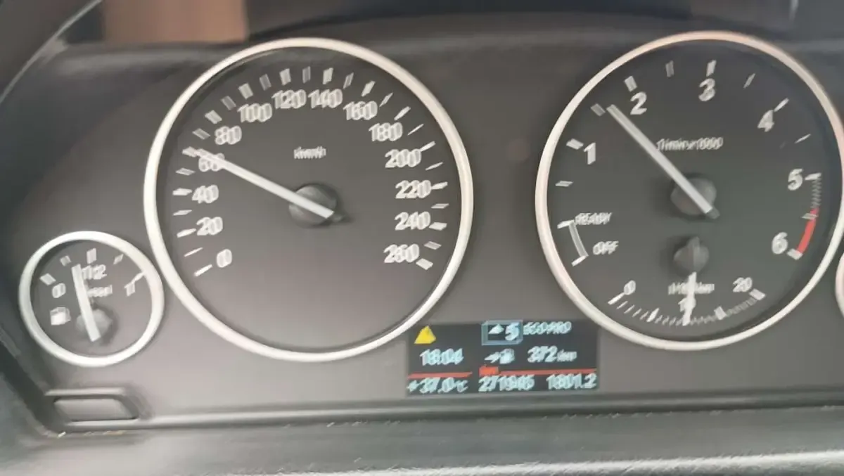 Usado BMW 318 143 CV (105 kW) 2013 Negro Familiar
