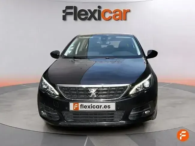 Usado Peugeot 308 Active 110 CV (80 kW) 2021 Negro