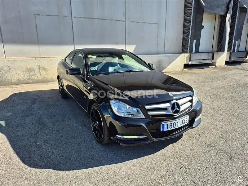 Usado Mercedes C220 170 CV (125 kW) 2011 Negro Coupe