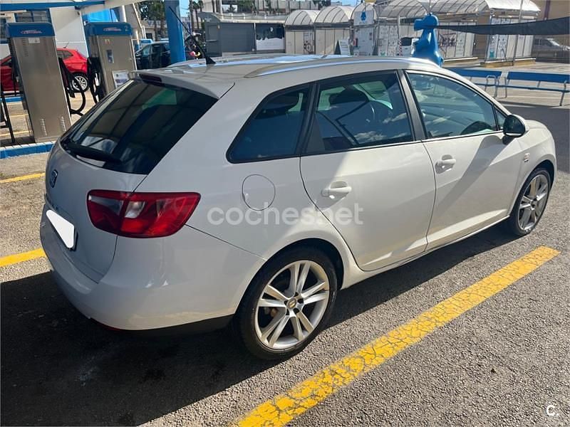 Usado Seat Ibiza ST Style 105 CV (77 kW) 2010 Gris / plata Familiar