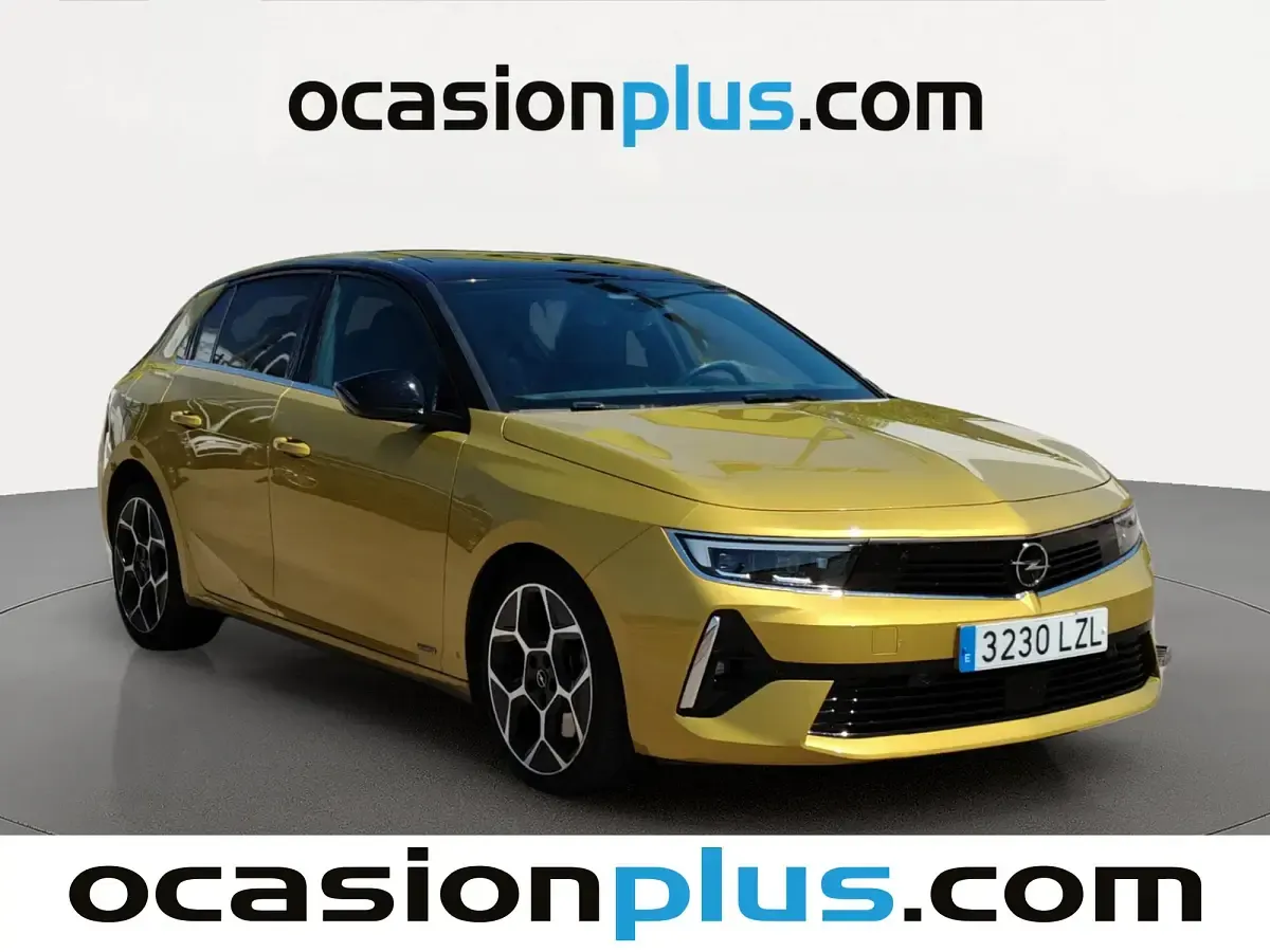 Usado Opel Astra Ultimate 181 CV (133 kW) 2022 Amarillo Utilitario
