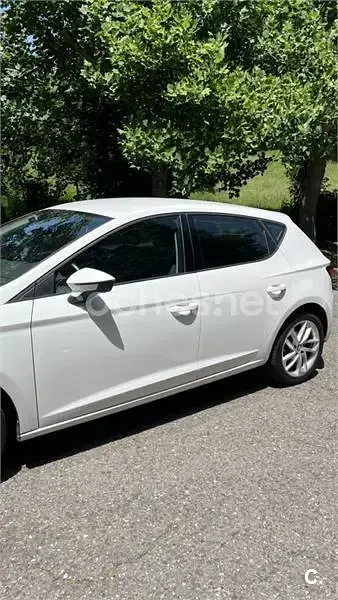 Usado Seat Leon Style 105 CV (77 kW) 2013 Blanco Berlina