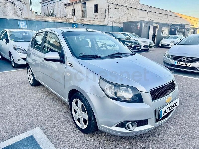 Usado Chevrolet Aveo LS 84 CV (61 kW) 2011 Gris / plata Berlina