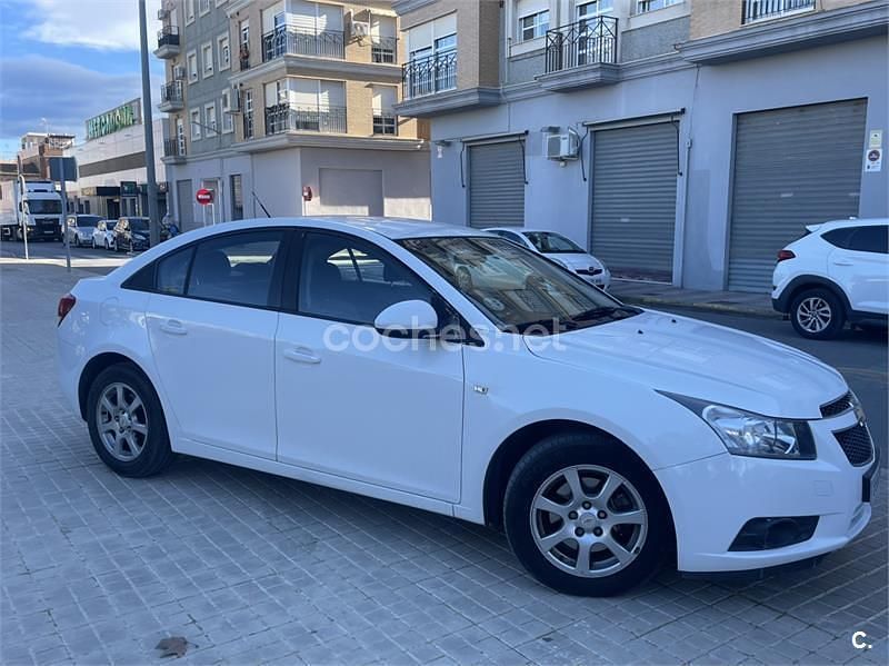 Usado Chevrolet Cruze LT 163 CV (119 kW) 2012 Blanco Berlina