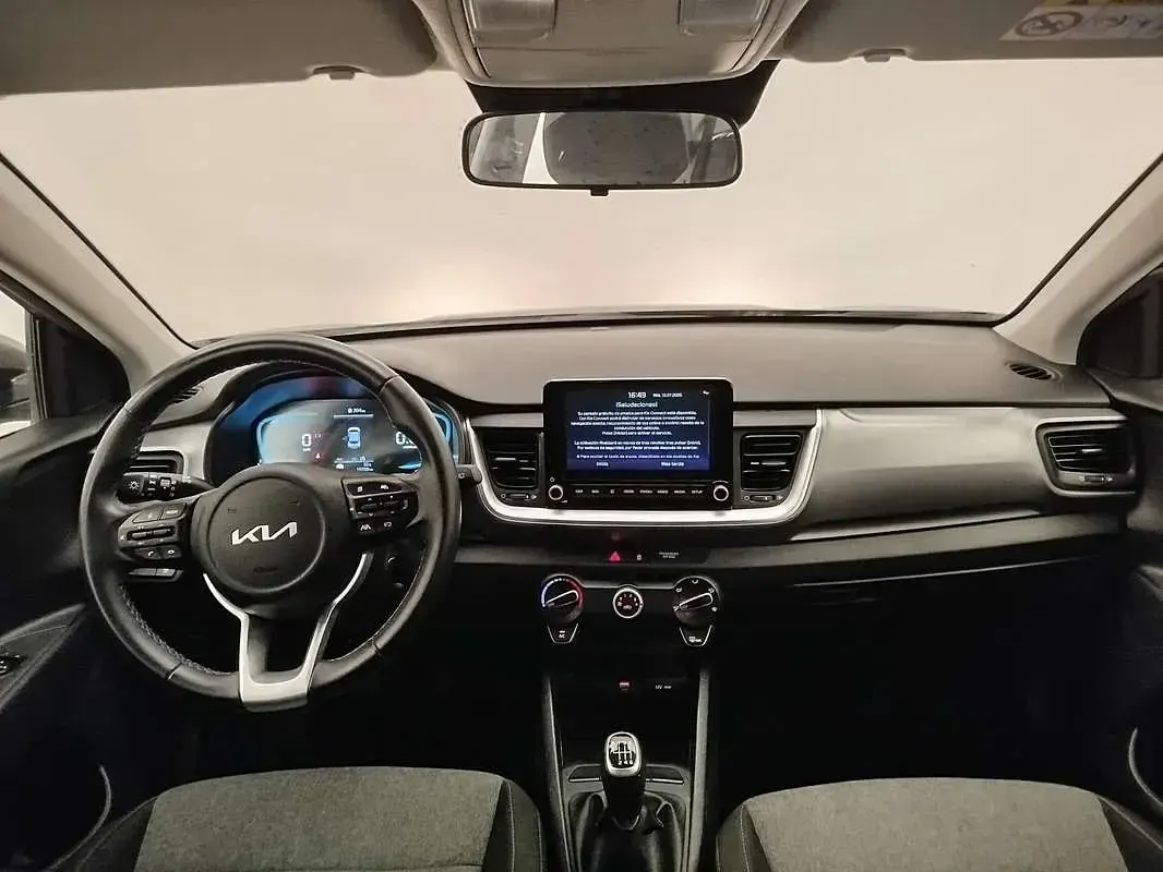 Usado Kia Stonic 101 CV (74 kW) 2025 Gris SUV