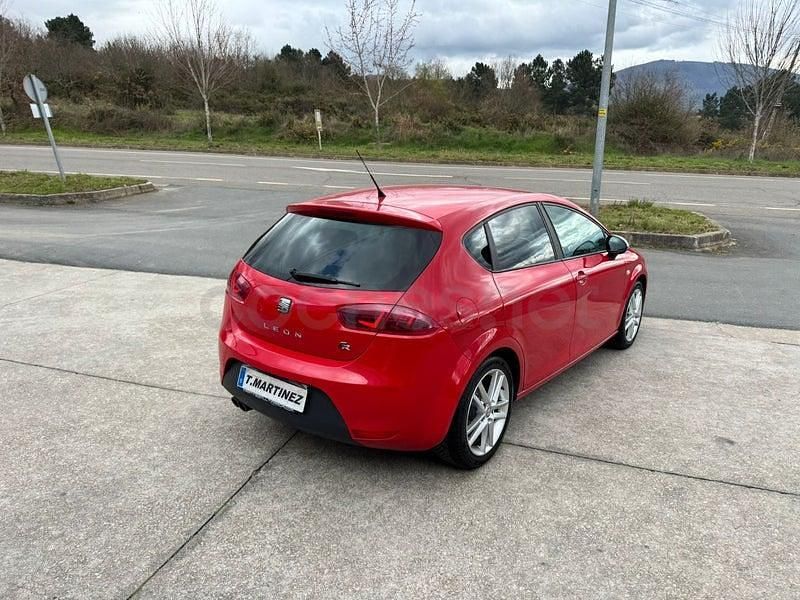 Używany Seat Leon FR 170 KM (125 kW) 2012 Czerwony Sedan/Limuzyna