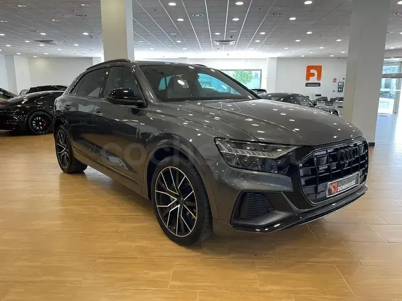 Usado Audi Q8 S-Line 286 CV (210 kW) 2023 Gris / plata SUV
