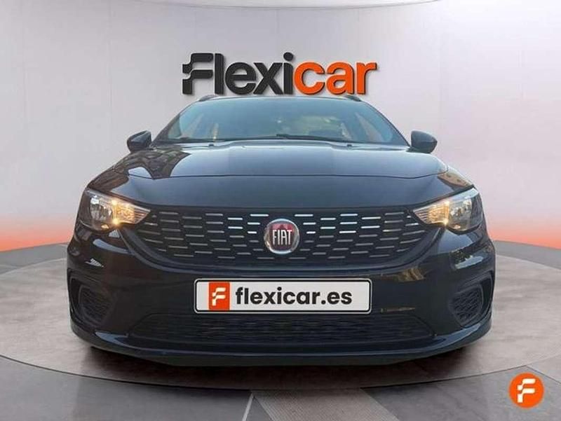Usado Fiat Tipo Easy 120 CV (88 kW) 2018 Negro Familiar