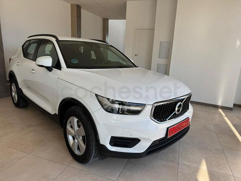 Usado Volvo XC40 Momentum 129 CV (94 kW) 2021 Blanco SUV