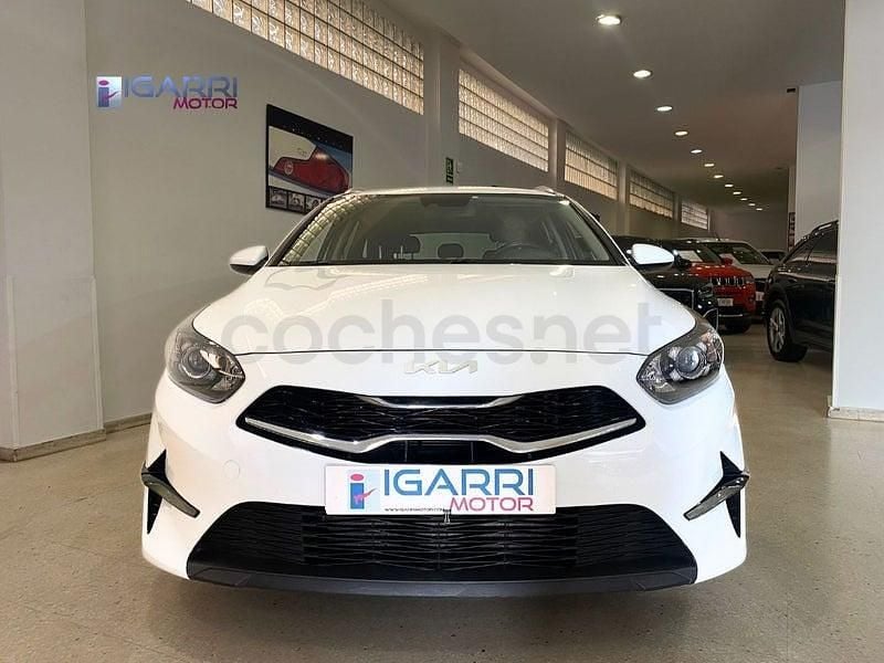 Usado Kia Ceed 120 CV (88 kW) 2022 Blanco Utilitario