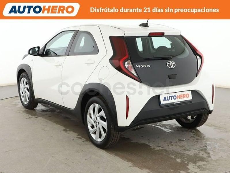 Usado Toyota Aygo X Play 72 CV (52 kW) 2022 Blanco SUV