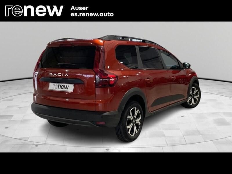Usado Dacia Jogger Expression 110 CV (80 kW) 2024 Marrón Monovolumen