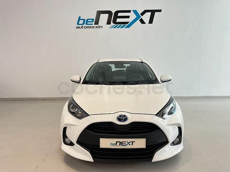Käytetty Toyota Yaris Hybrid Business Edition 116 HP (85 kW) 2022 Valkoinen Sedan
