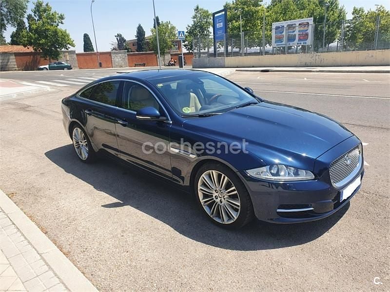 Usado Jaguar XJ Premium Luxury 275 CV (202 kW) 2011 Azul Berlina