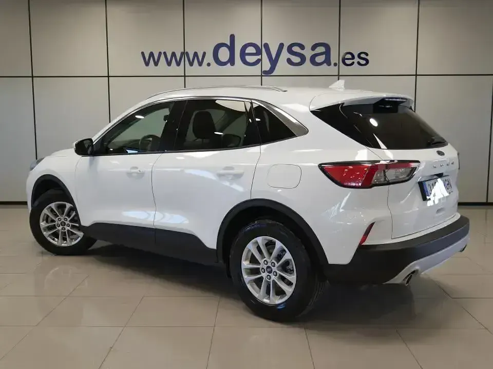 Usado Ford Kuga Titanium 150 CV (110 kW) 2023 Blanco SUV